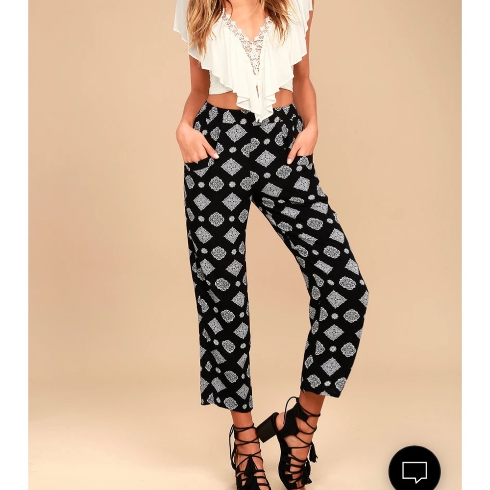 Lulus Medallion print Pants